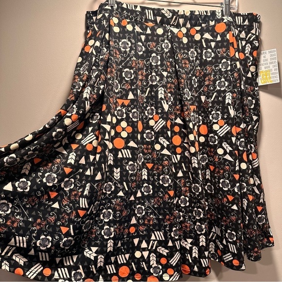 LuLaRoe Madison Pleated Skirt Hidden Pockets Soft Stretch 3XL 24-26 Black Floral - Picture 10 of 16